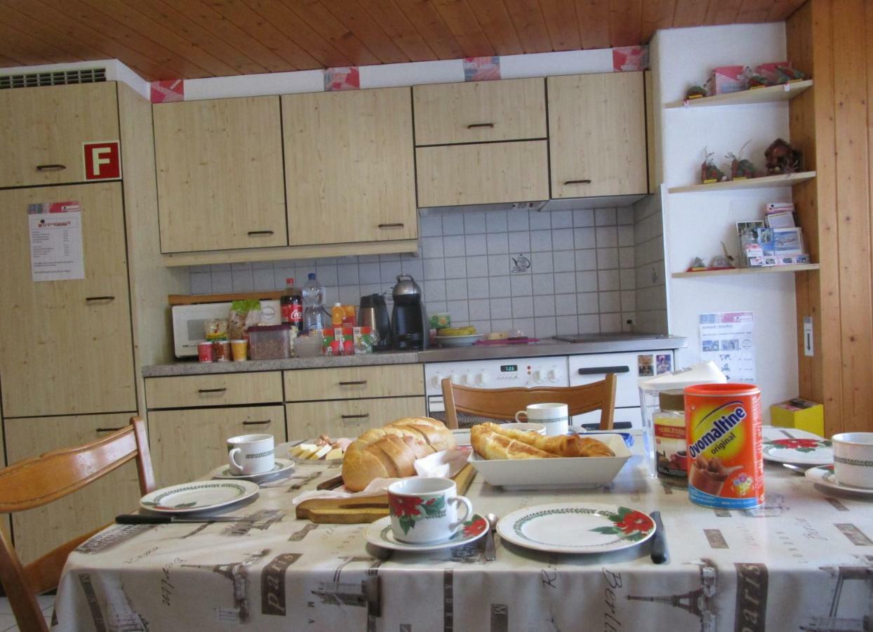 Postman8 - Bed And Breakfast Stalden ภายนอก รูปภาพ